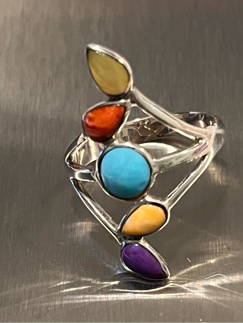 NATURAL STONES PRE-LOVED AUTHENTIC STERLING SILVER DESIGN RING.